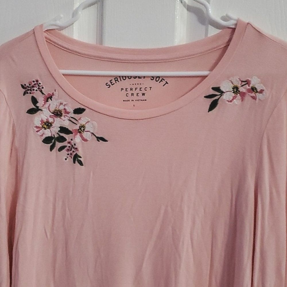 NWOT Aero Pink Long Sleeve Seriously Soft Floral Embroidered Perfect Crew Top L - Picture 3 of 14